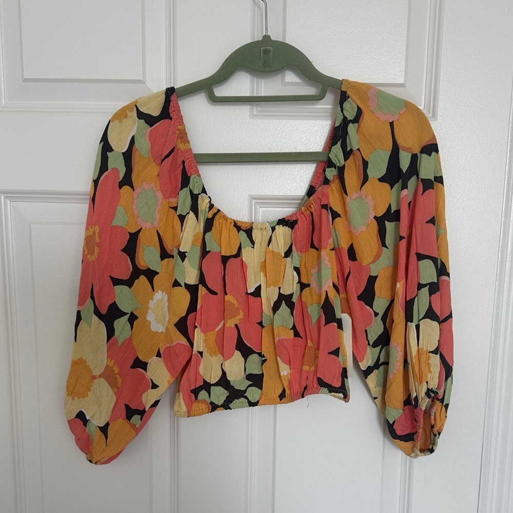 NWT Billabong Cropped Long Sleeve Floral Top